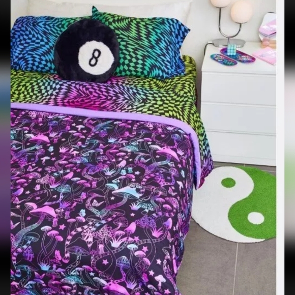 Dolls Kill Other - DollsKill Trippy,Neon,Mushrooms Duvet And Sheets Set